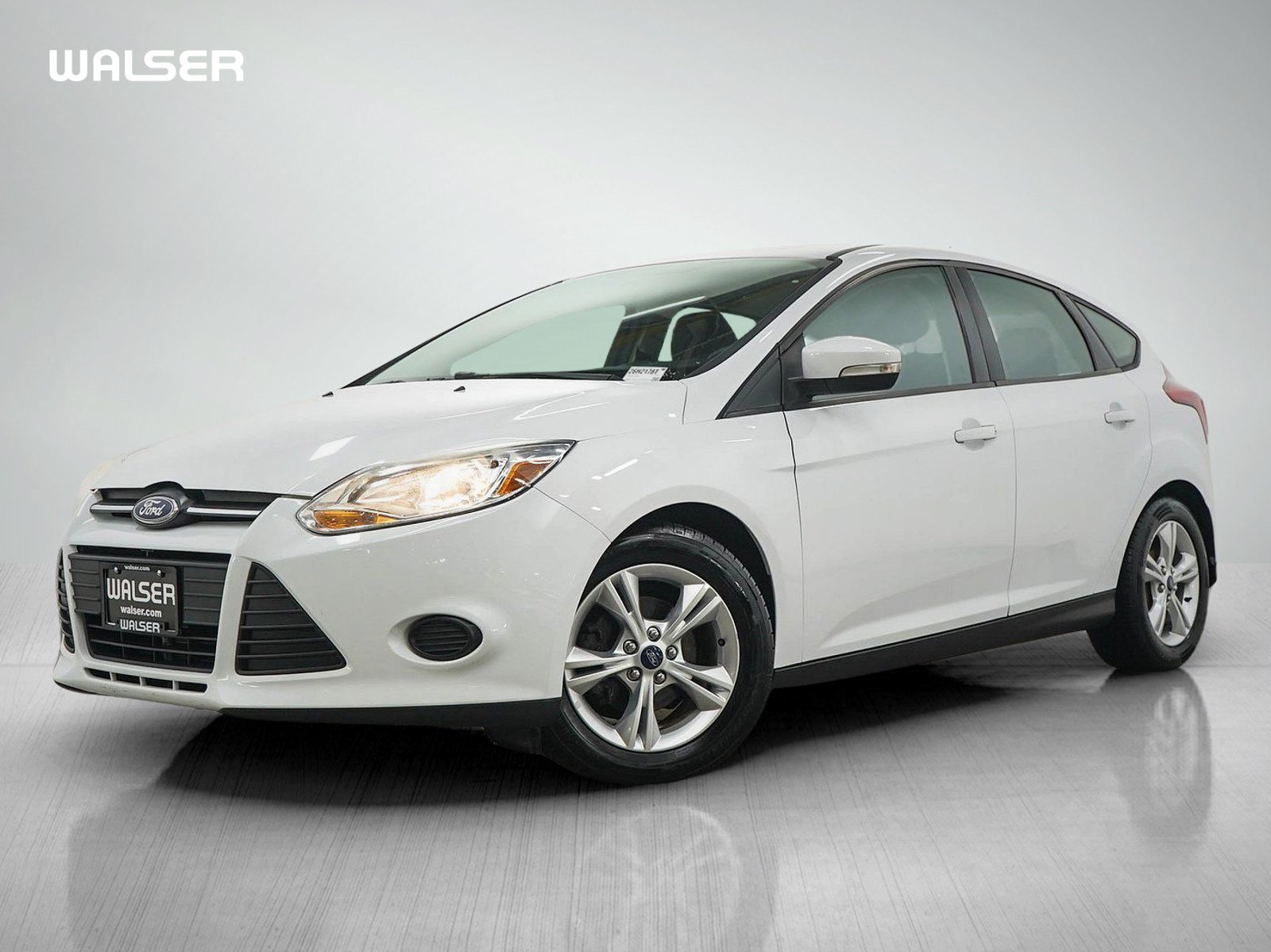 Used 2014 Oxford White Ford 5dr HB SE image 1