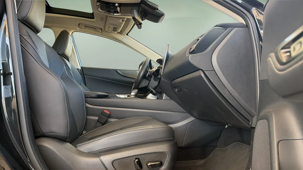 Used 2025 Obsidian Lexus Luxury image 11