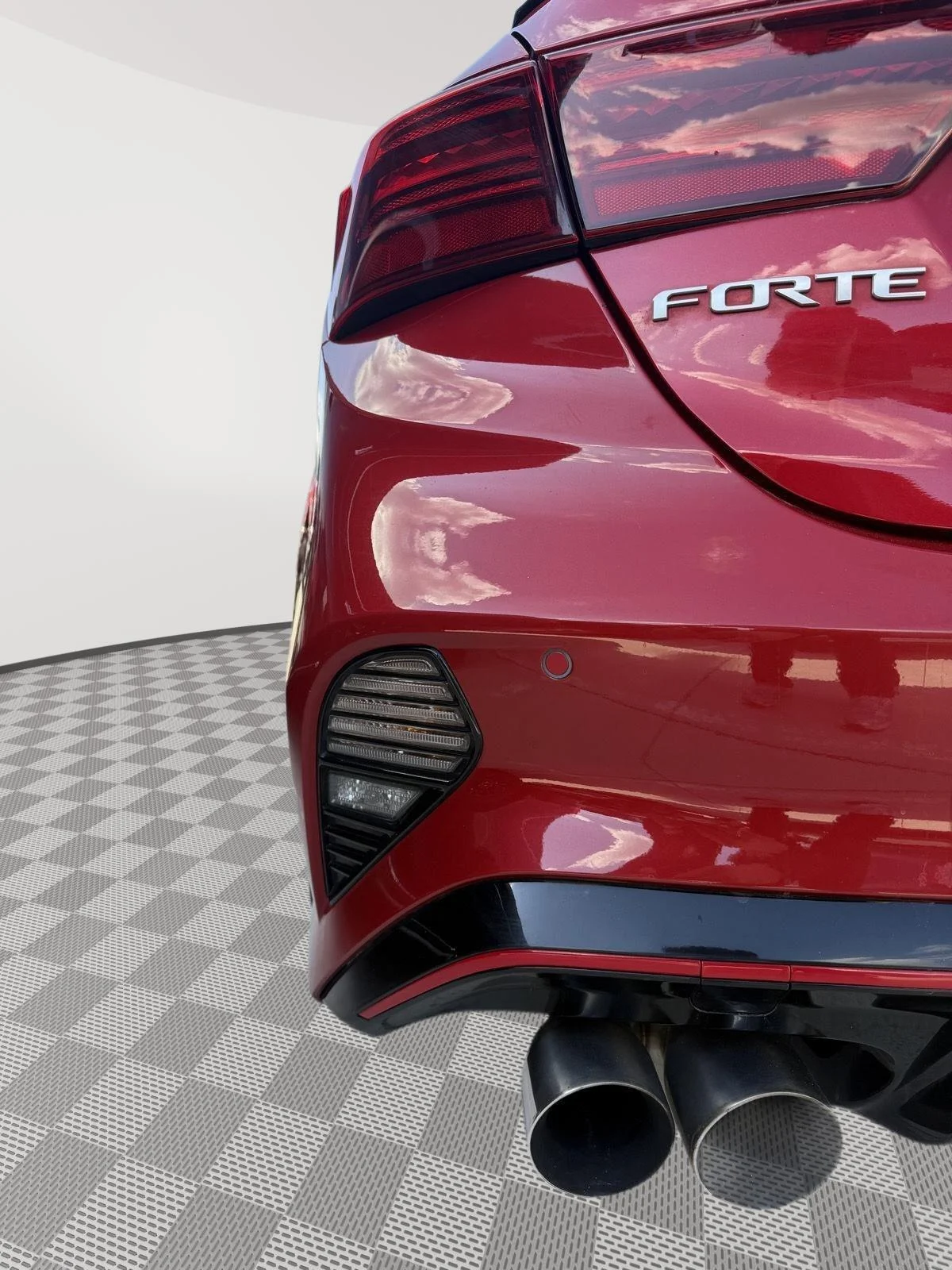 Used 2023 Currant Red Kia GT image 8