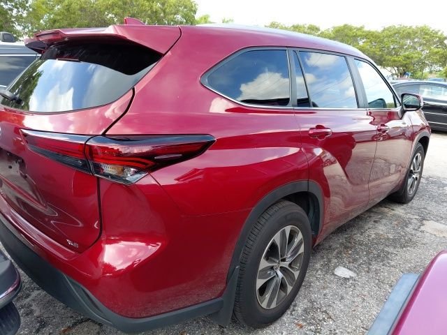 2025 Toyota Highlander XLE - Photo 3
