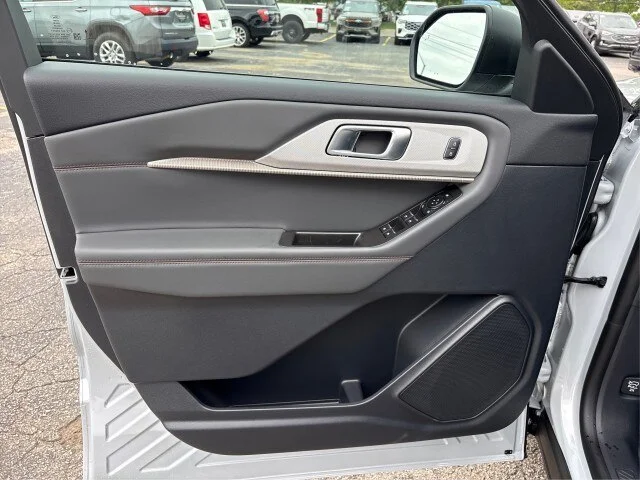 New 2026 Space White Metallic Ford Active image 41