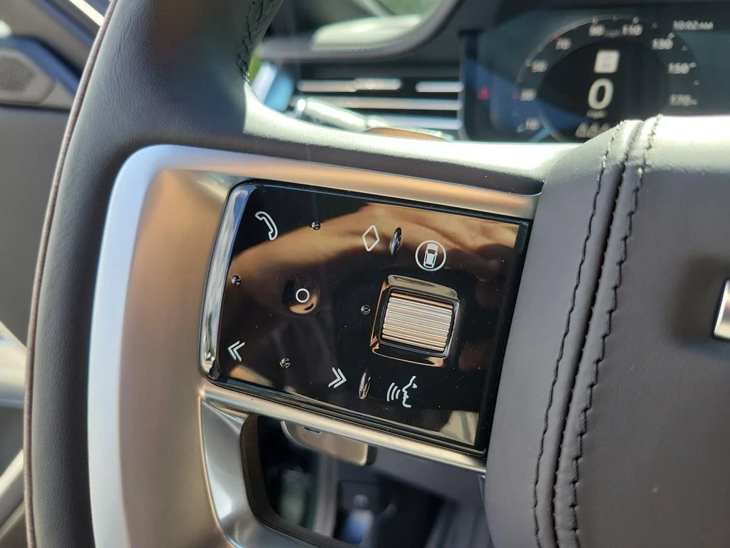 Used 2025 Belgravia Green Metallic Land Rover Autobiography image 20