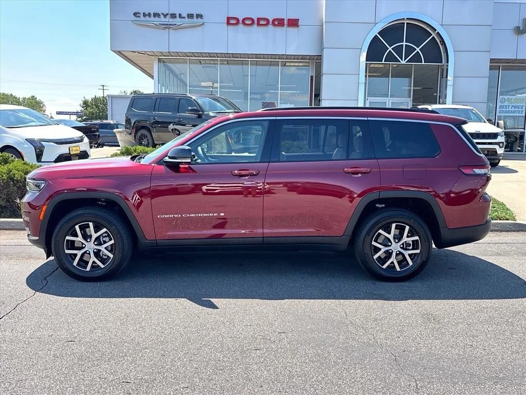 Used 2025 Red Jeep Limited image 21