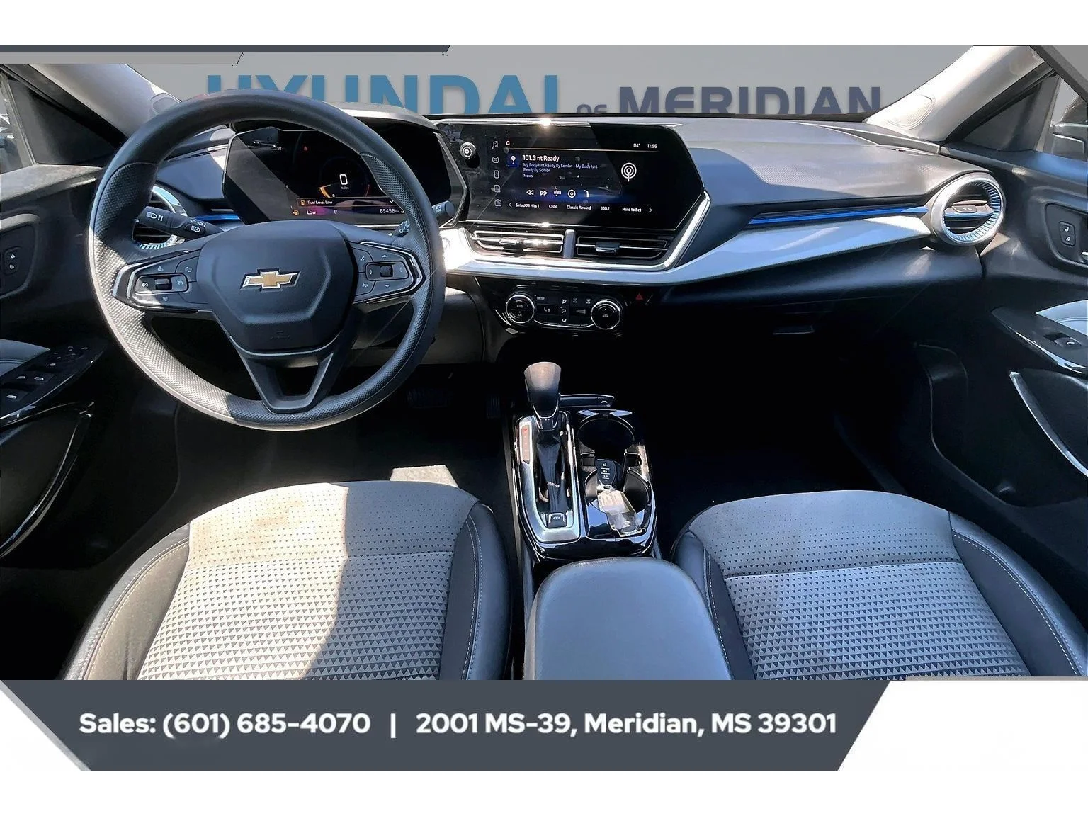 Used 2025 MOSAIC BLACK METALLIC Chevrolet LT image 13