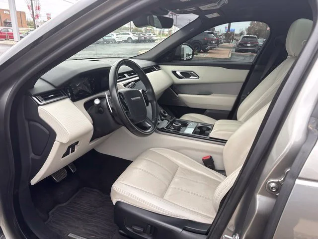 Used 2019  Land Rover SE R-Dynamic image 7