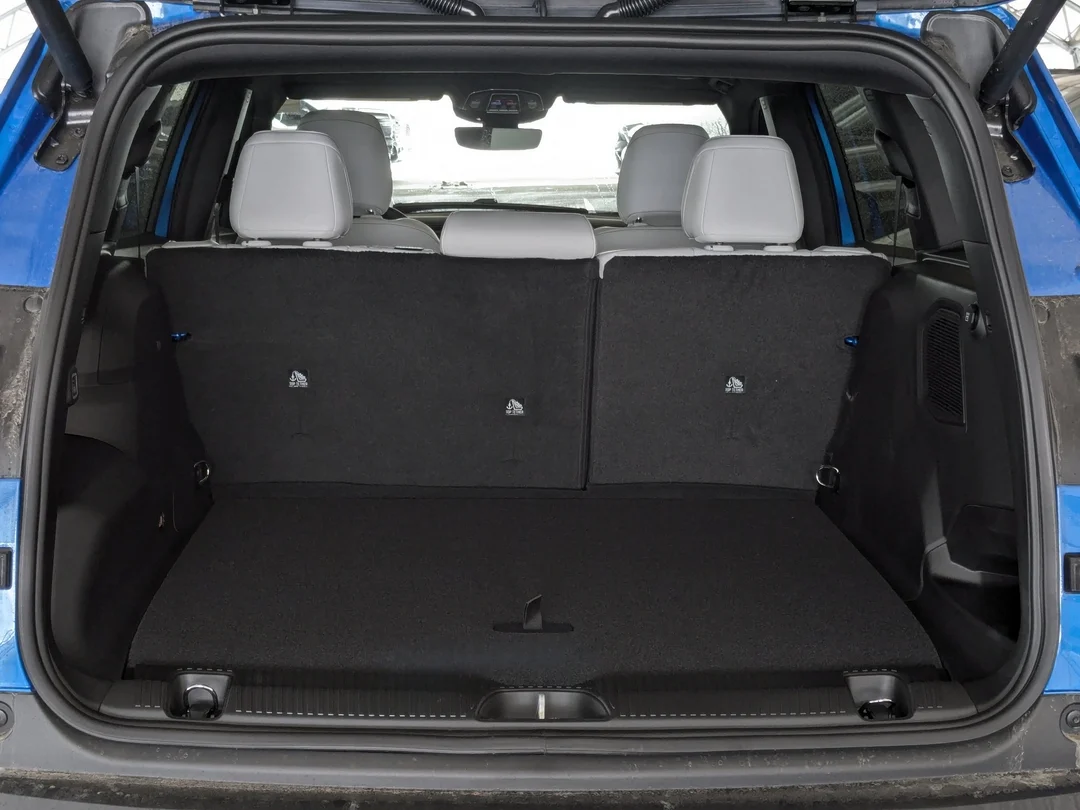 New 2026 Blue Jeep Limited - - 4x4 - Tech Group - Panoramic Sunroof - Trailer Tow - Remote Start & More! image 29