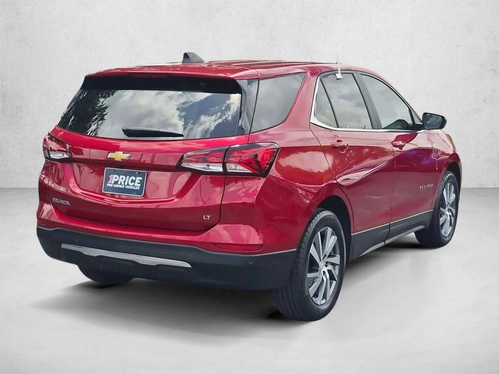Used 2023 Radiant Red Tintcoat Chevrolet LT image 5