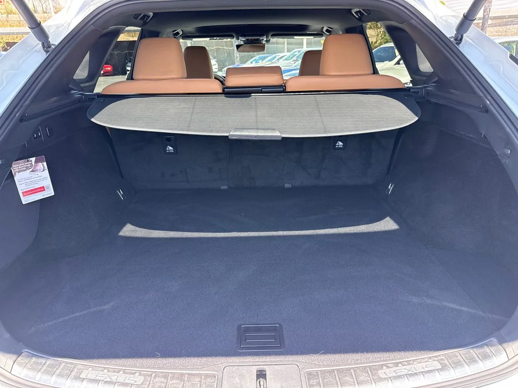 Used 2024 White Lexus 350 Premium Plus image 10