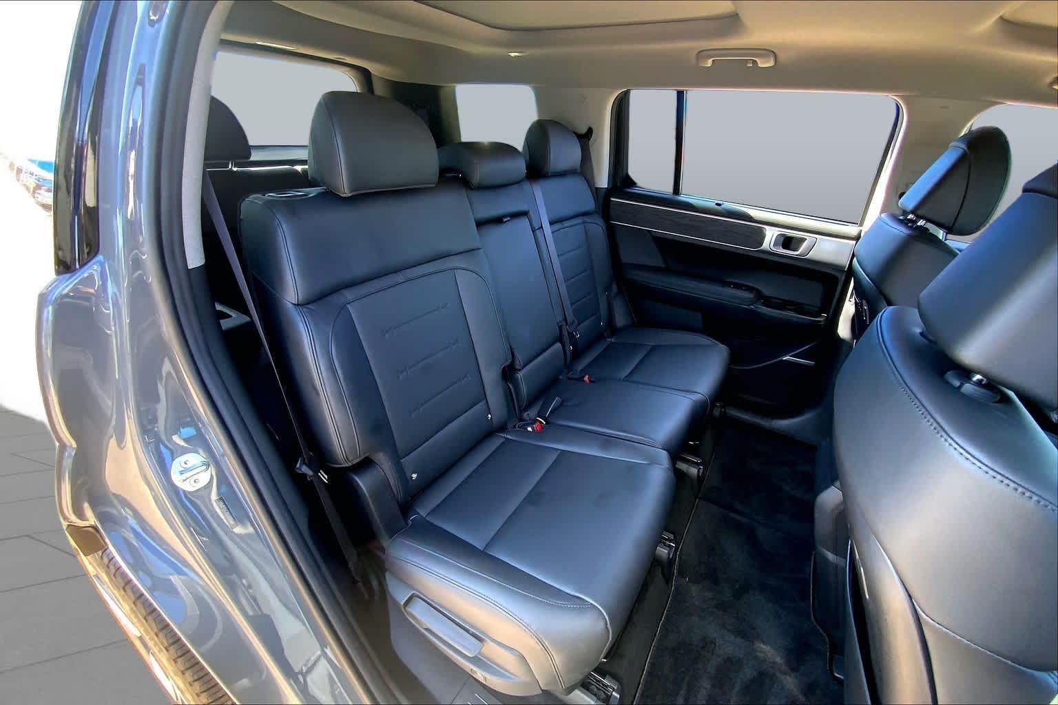 Used 2025 Hampton Gray Hyundai Limited image 20