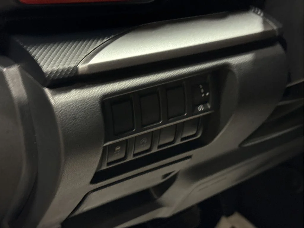 Used 2019 Silver Subaru Sport image 29