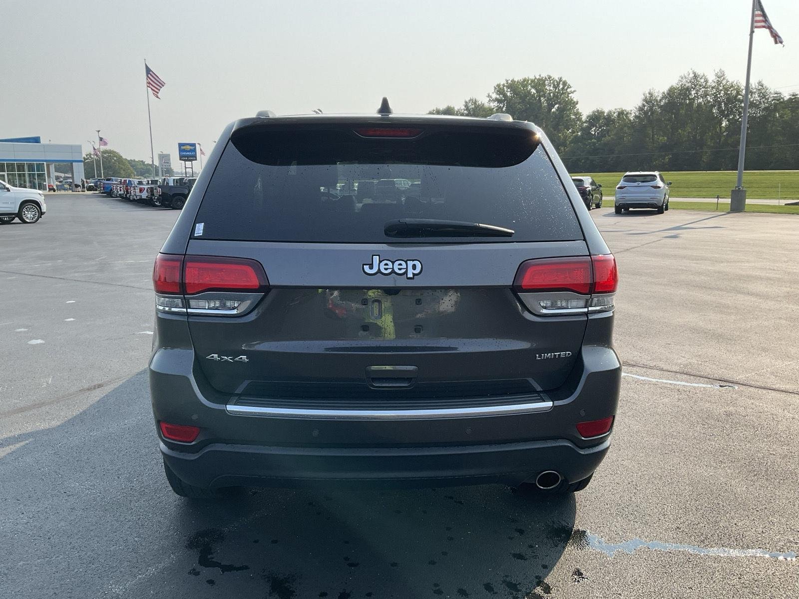 Used 2020 Diamond Black Crystal Pearlcoat Jeep Limited image 28