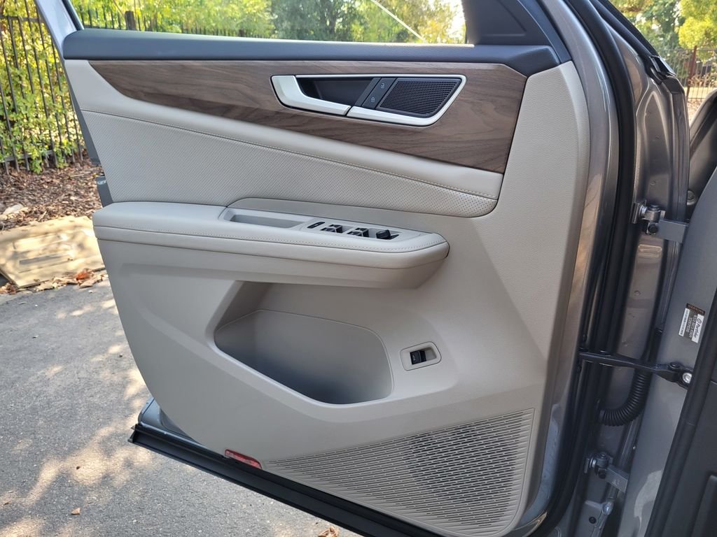 New 2026 Silver Volkswagen 2.0T SE w/Technology image 25