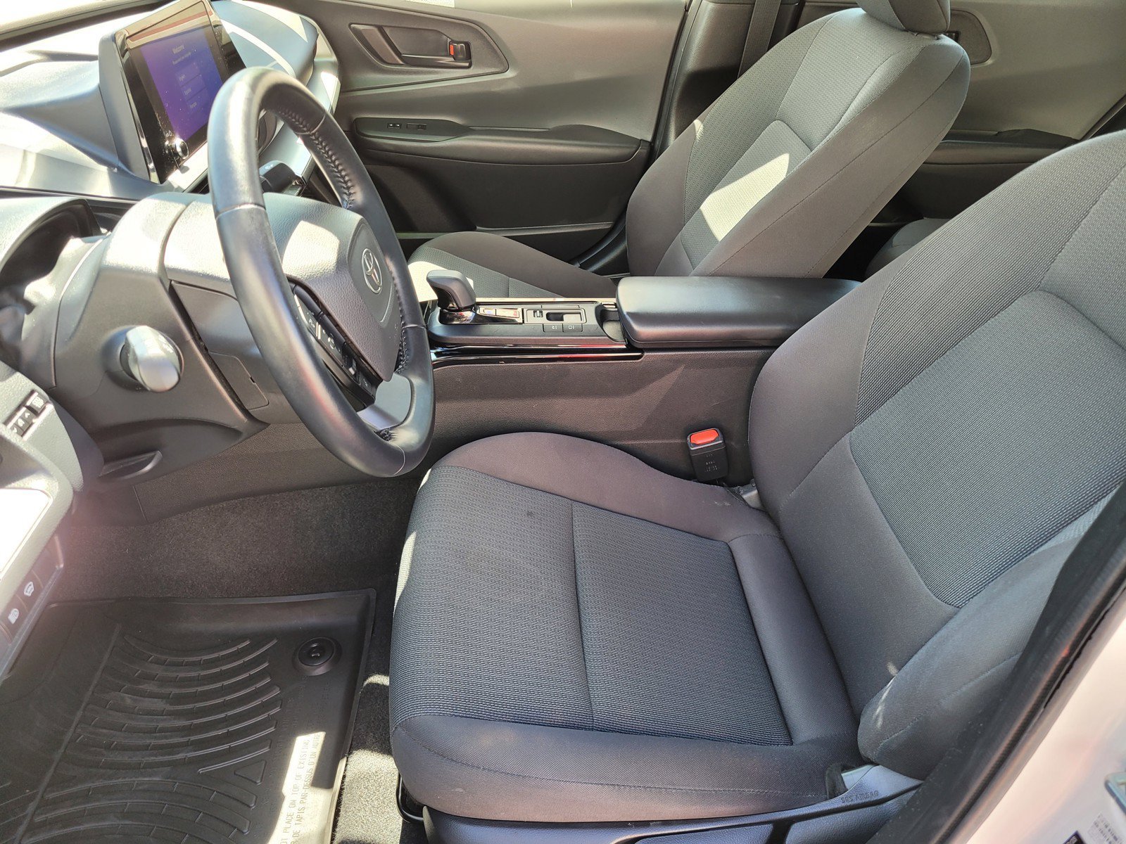 Used 2023 White Toyota  image 16