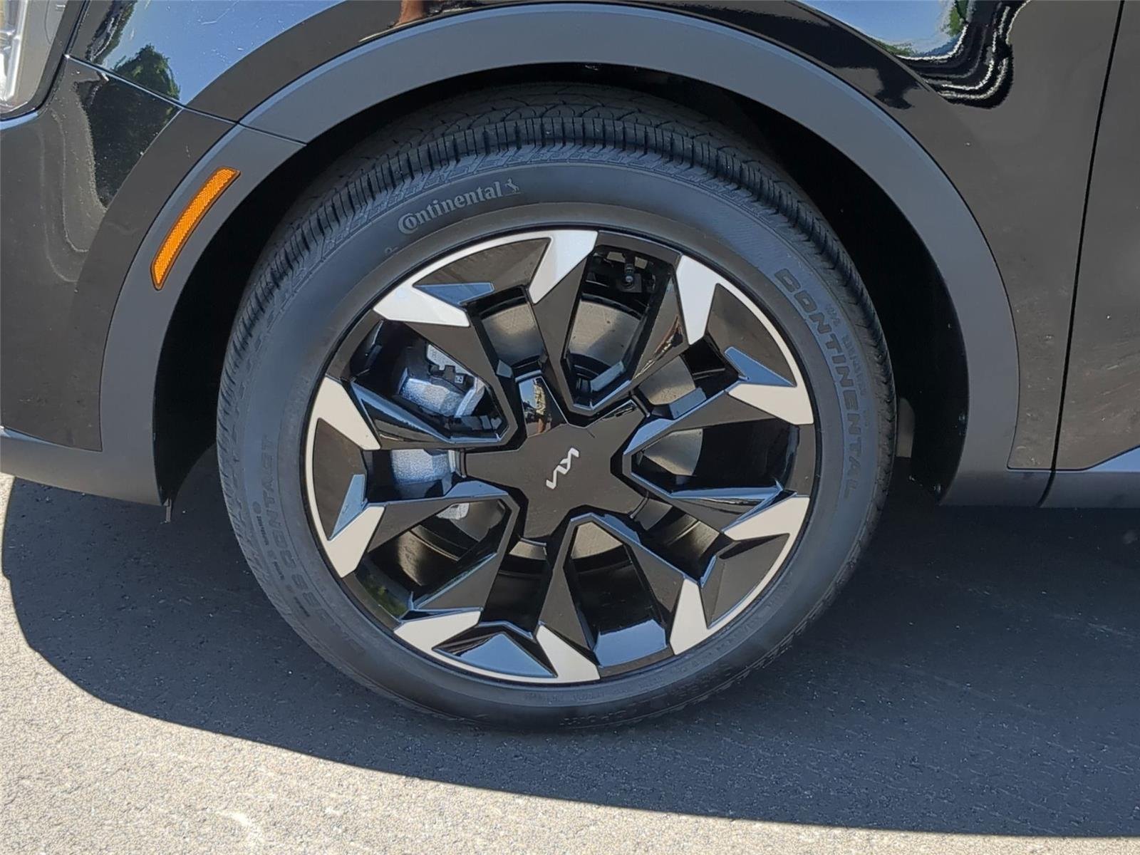 New 2026 Ebony Black Kia EX image 10