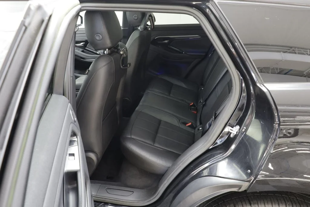 Used 2023 Black Land Rover SE image 15