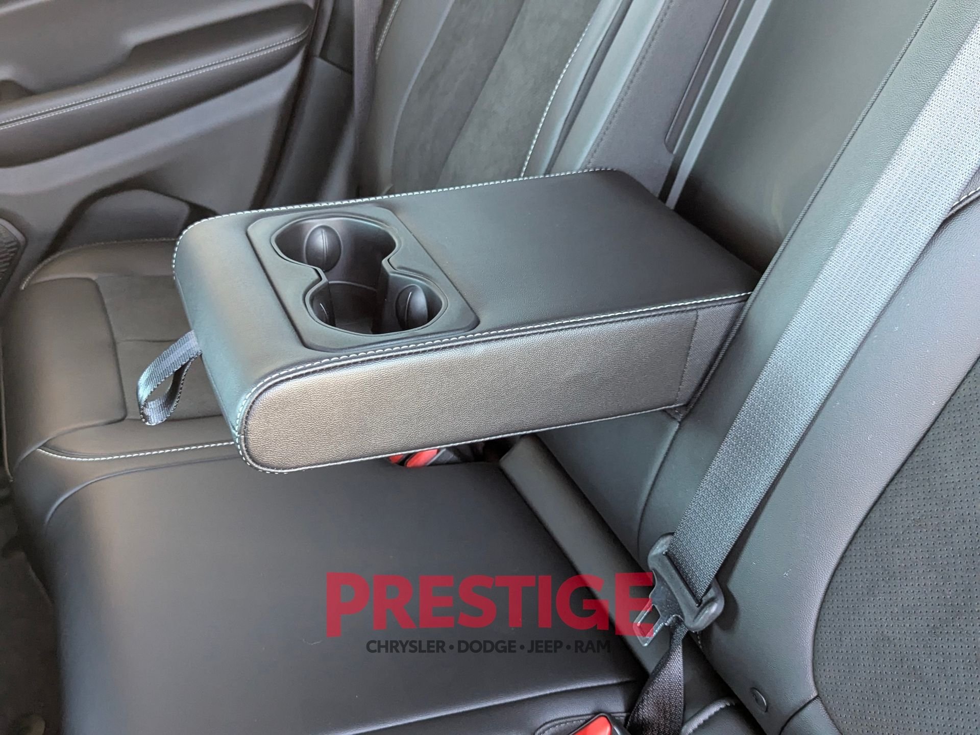 2025 Jeep Grand Cherokee Altitude - Photo 27