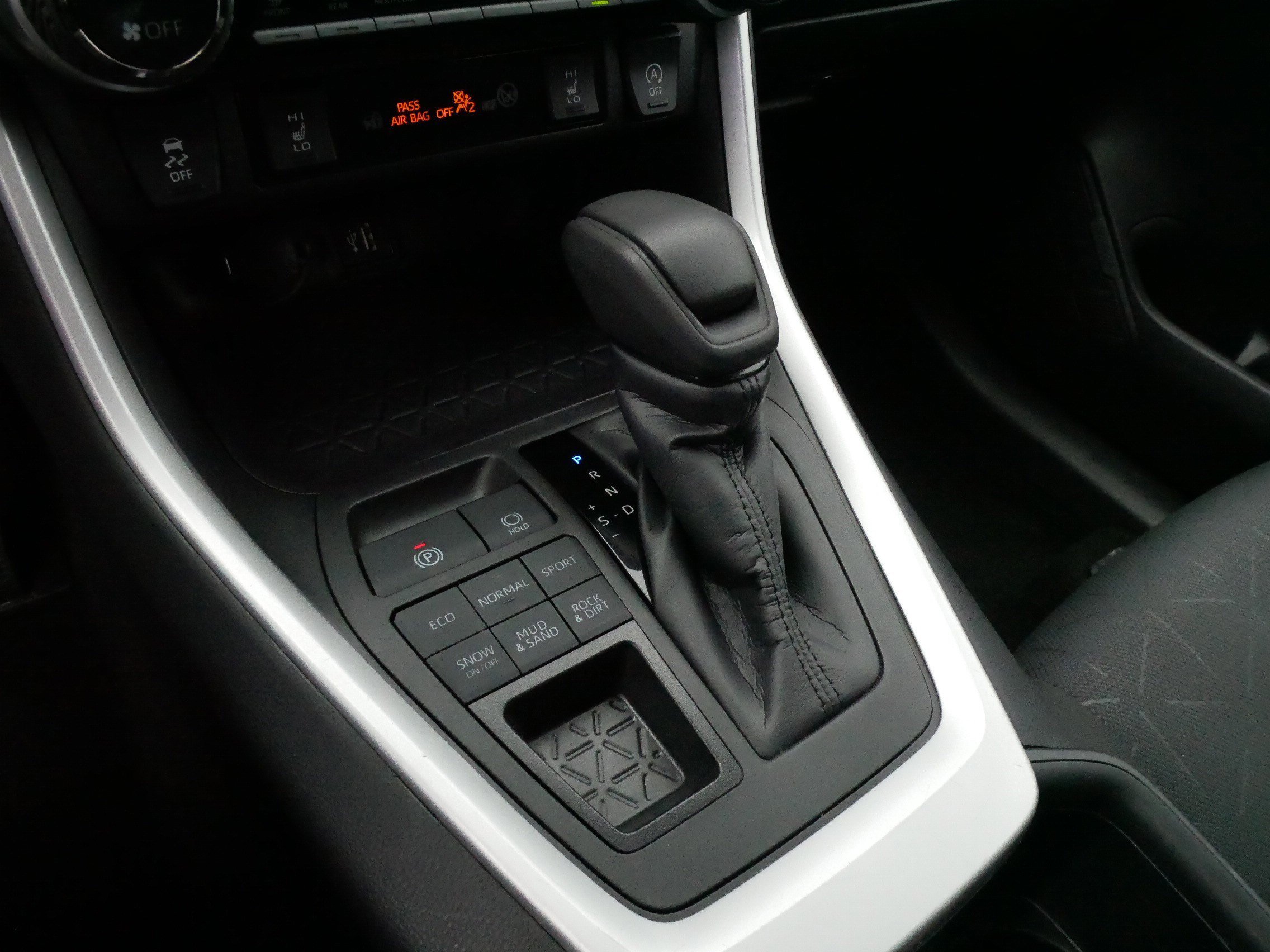 Used 2024 Ice Cap Toyota XLE image 24