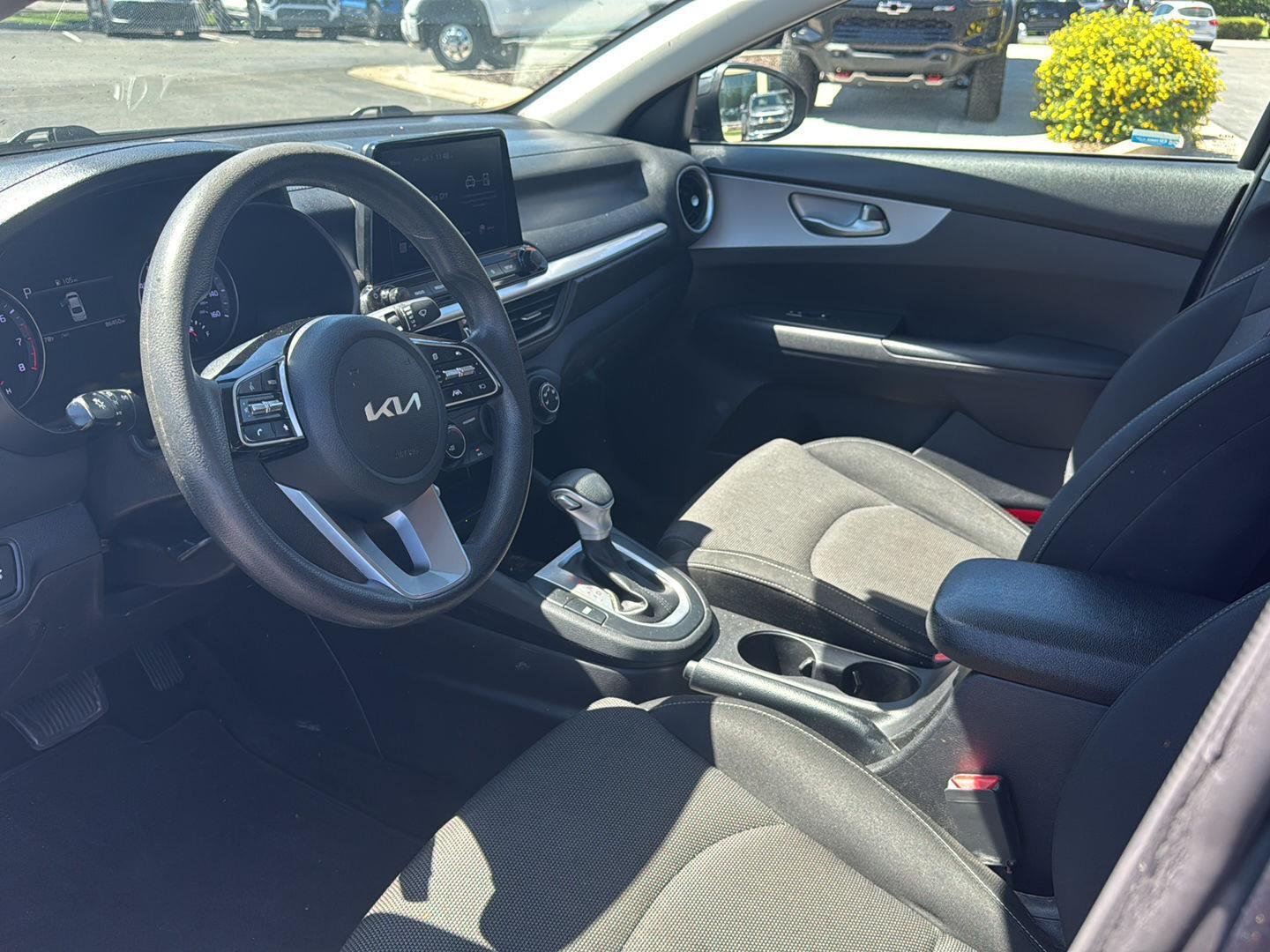 Used 2022 Gravity Gray Kia LXS image 5