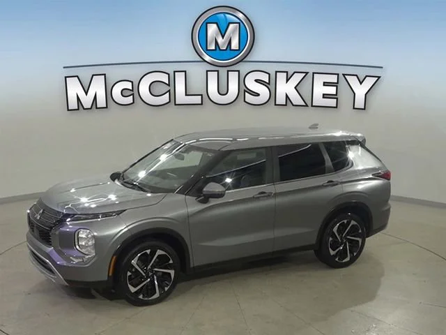2024 Mitsubishi Outlander SE 2WD's photo