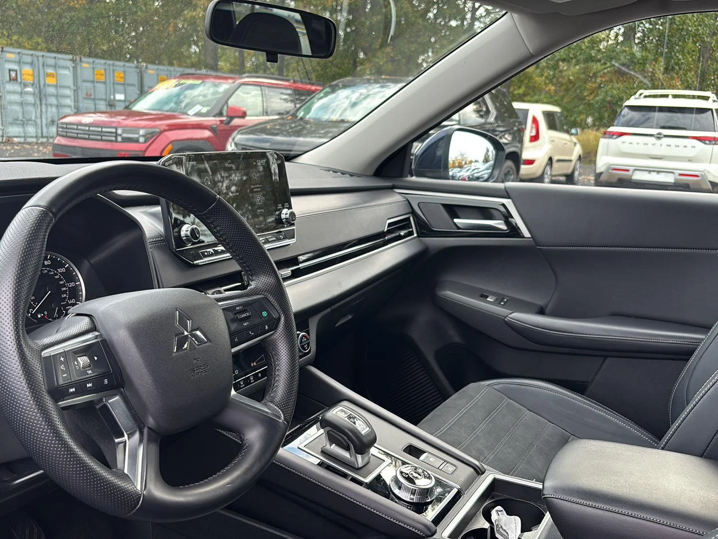 Used 2024 Cosmic Blue Metallic Mitsubishi SE image 17