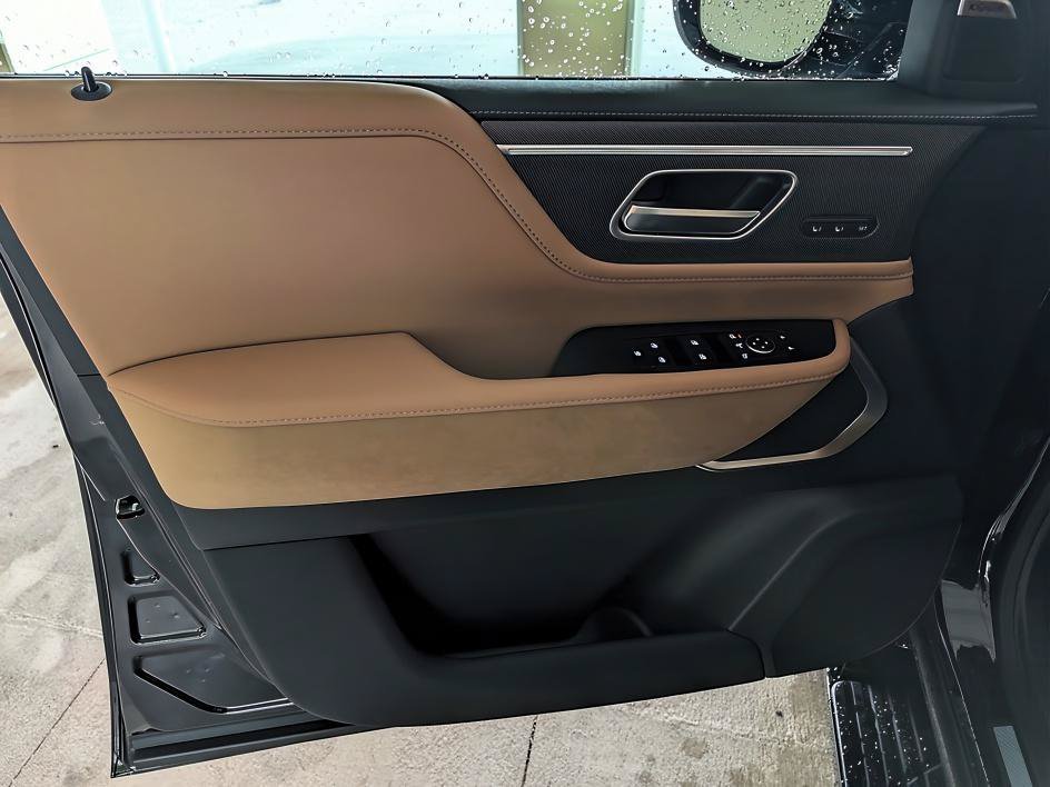 New 2027 Black Obsidian INFINITI LUXE image 9