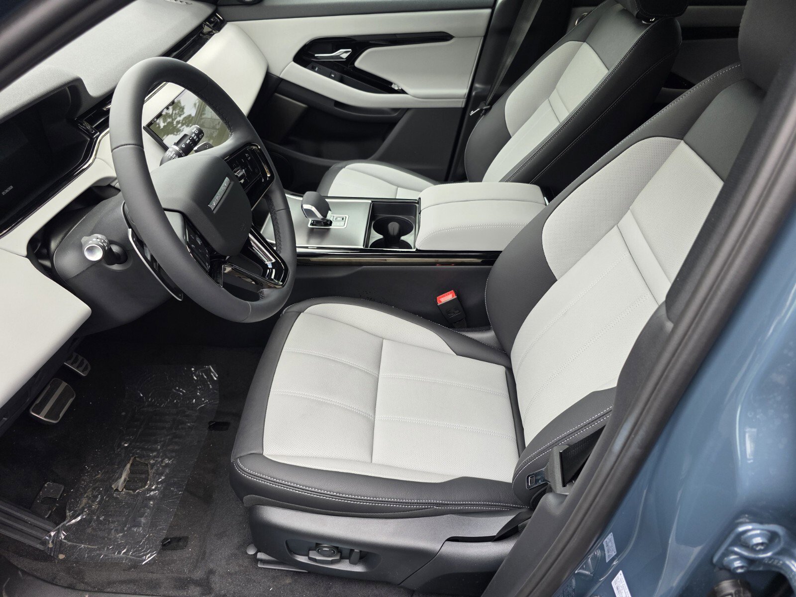 New 2026 Tribeca Blue Land Rover Hoxton Edition image 10