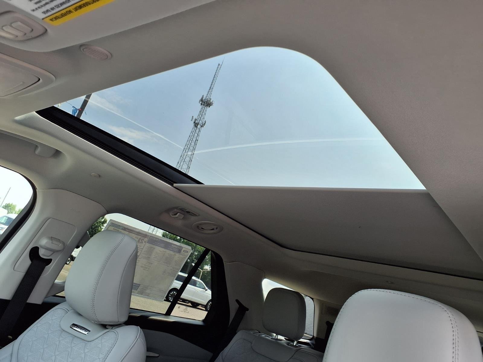 New 2026 Star White Metallic Tri-Coat Ford Platinum™ image 8