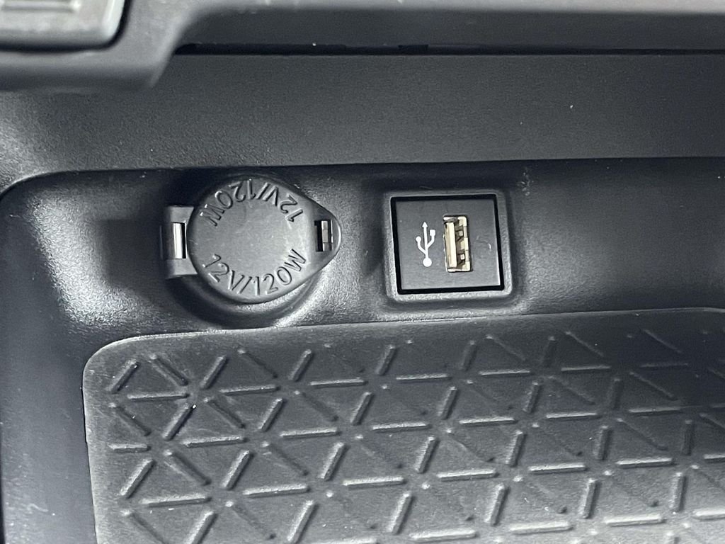 2025 Toyota RAV4 XLE Premium - Photo 19