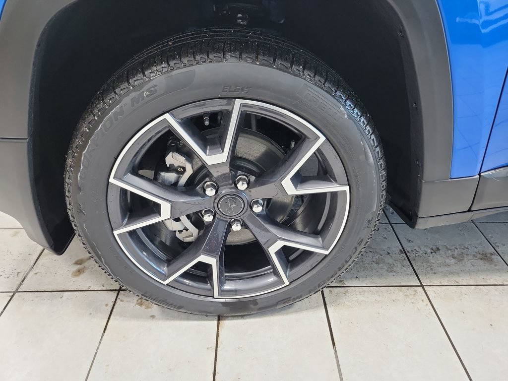 New 2026 Hydro Blue Pearl-Coat Exterior Paint Jeep Overland image 39