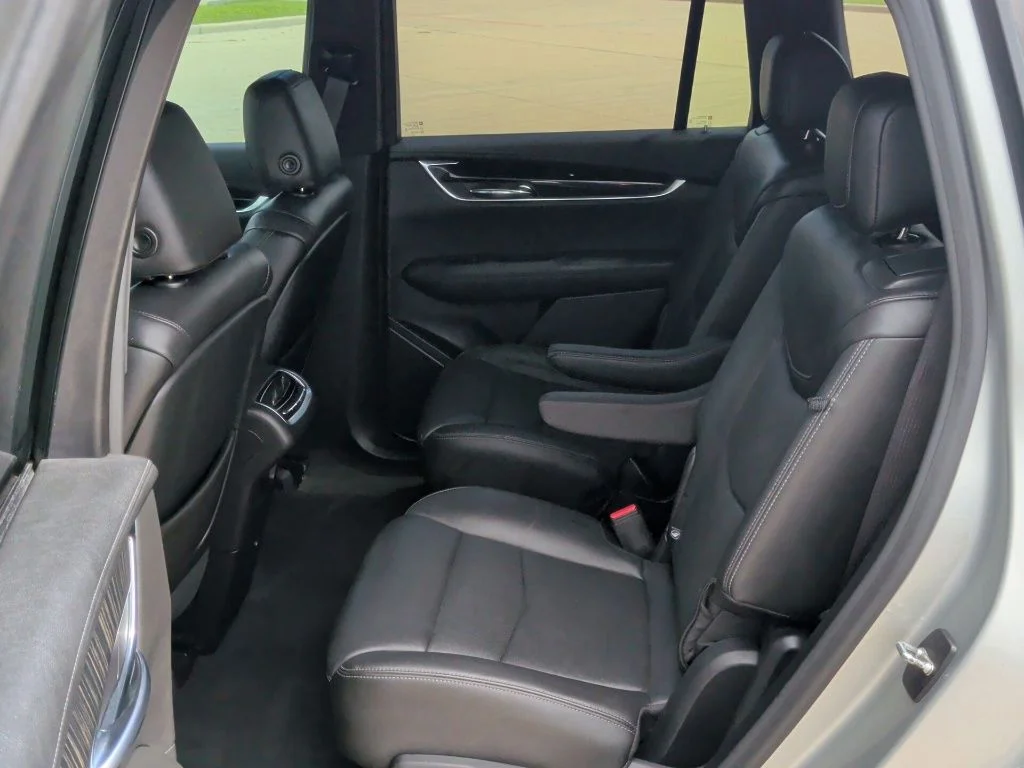 Used 2020 Silver Cadillac Premium Luxury image 33