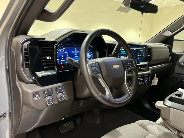 2024 Chevrolet Silverado 1500 LT - Photo 9