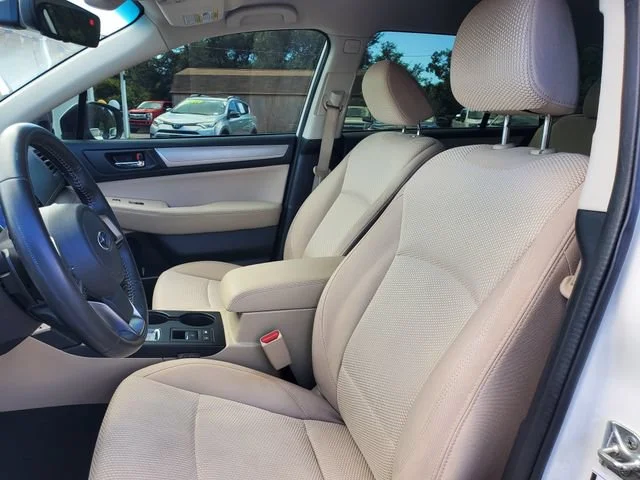 Used 2018 Crystal White P Subaru Premium image 5