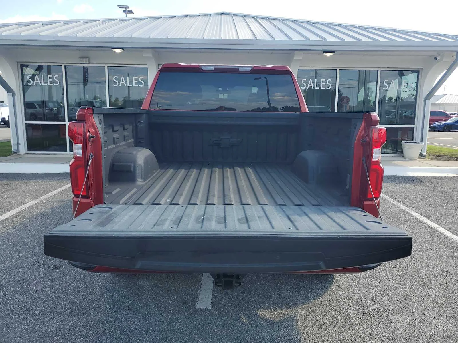 Used 2021 CHERRY RED TINTCOAT Chevrolet Custom image 6