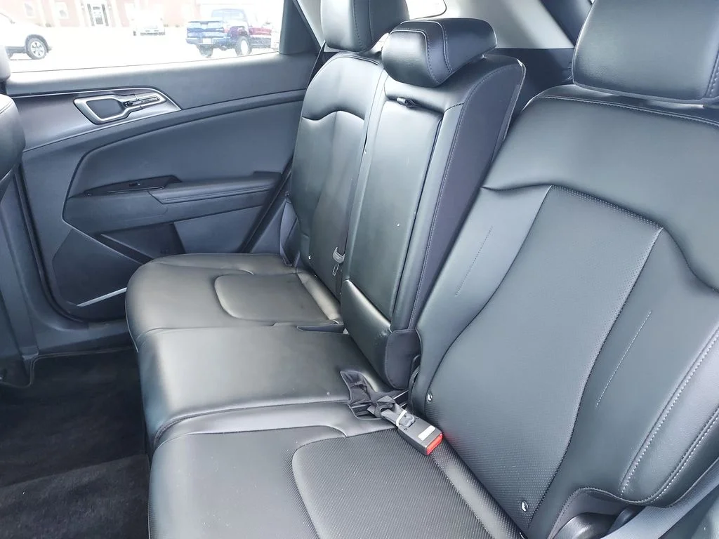 Used 2025 Black Kia EX image 28