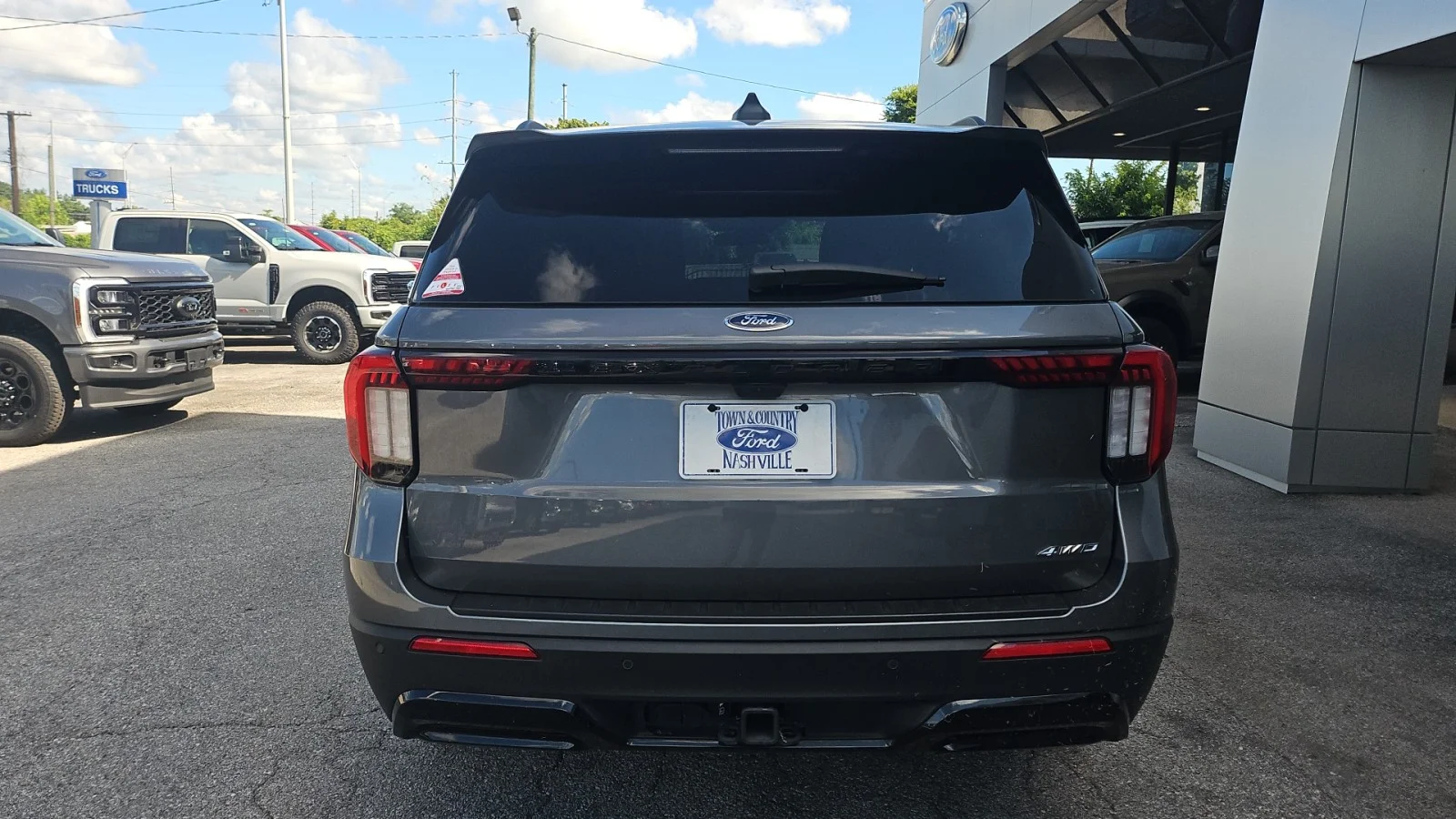 Used 2025 Gray Ford ST-Line 4WD image 4