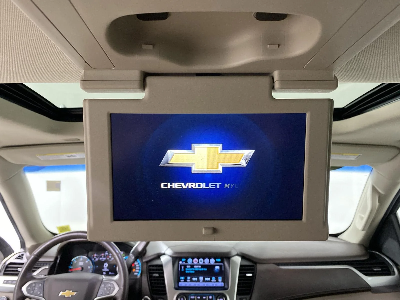 Used 2018 Summit White Chevrolet Premier image 29