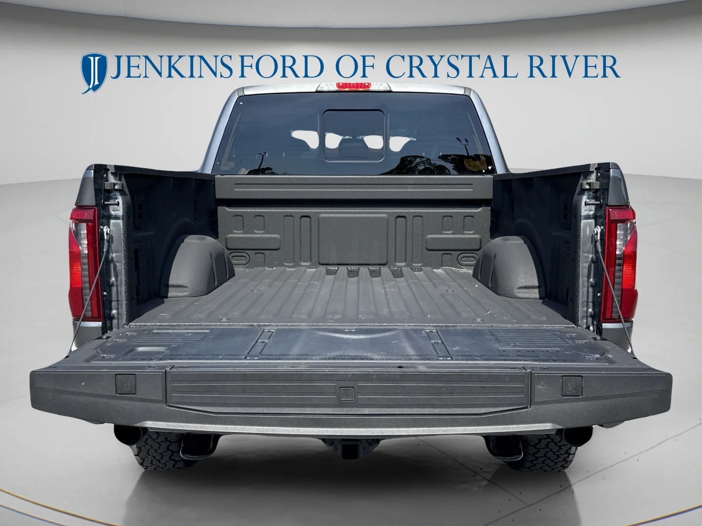 Used 2025 Carbonized Gray Metallic Ford Tremor image 44