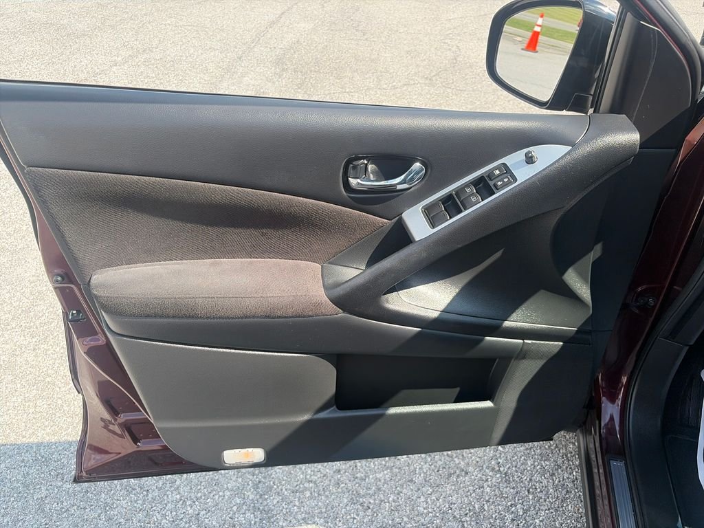 Used 2014 Midnight Nissan SV image 11