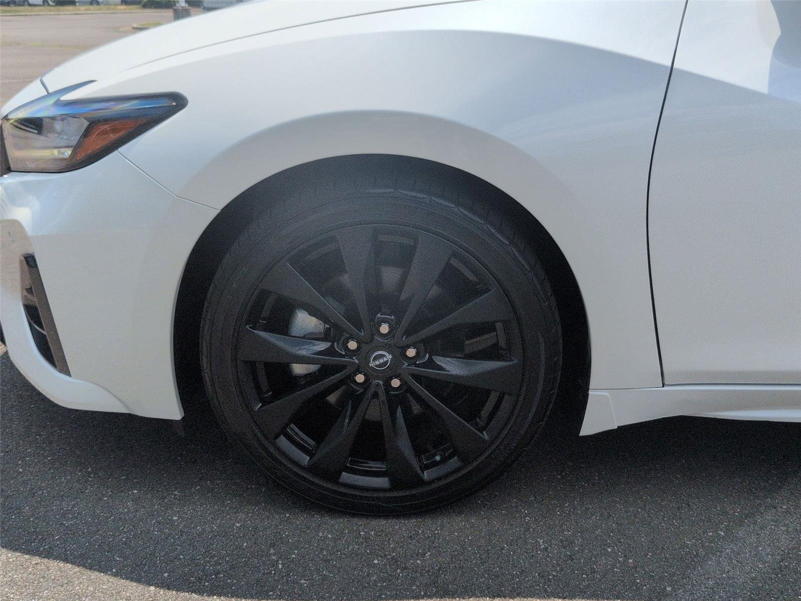 Used 2023  NISSAN SR image 10