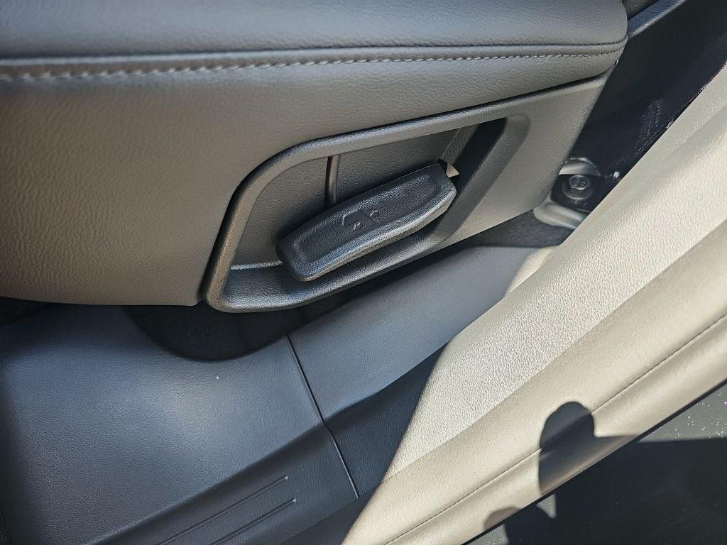 New 2026 Black Hyundai SEL Premium AWD image 30