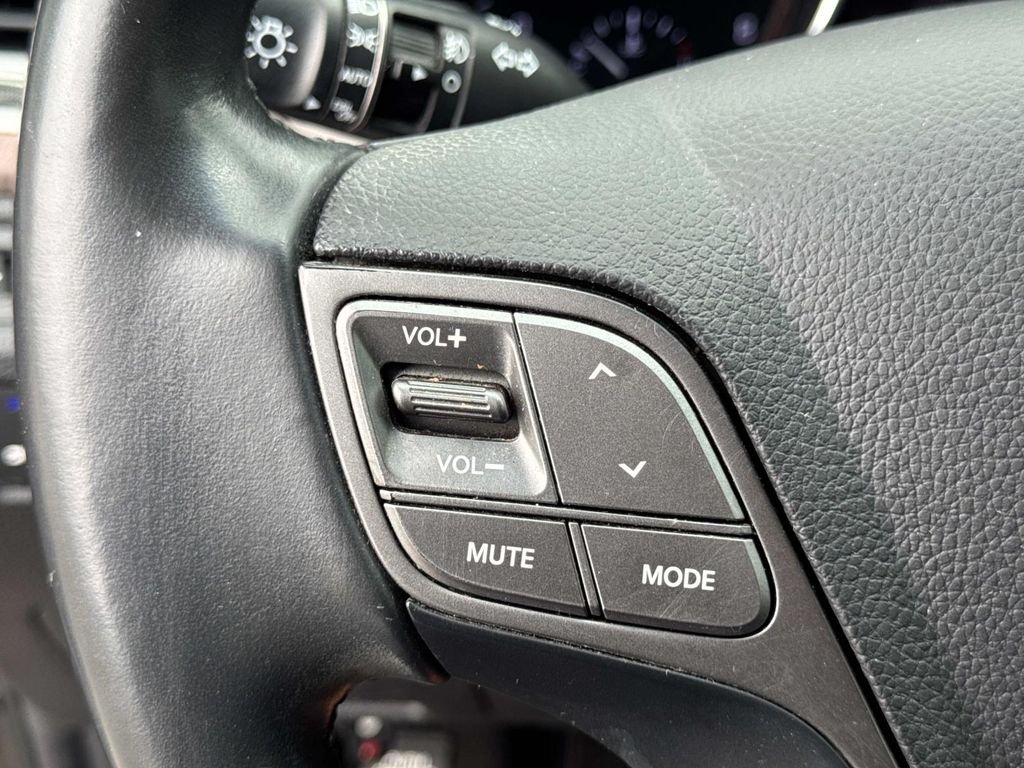 Used 2018 Black Hyundai 2.4 Base image 8