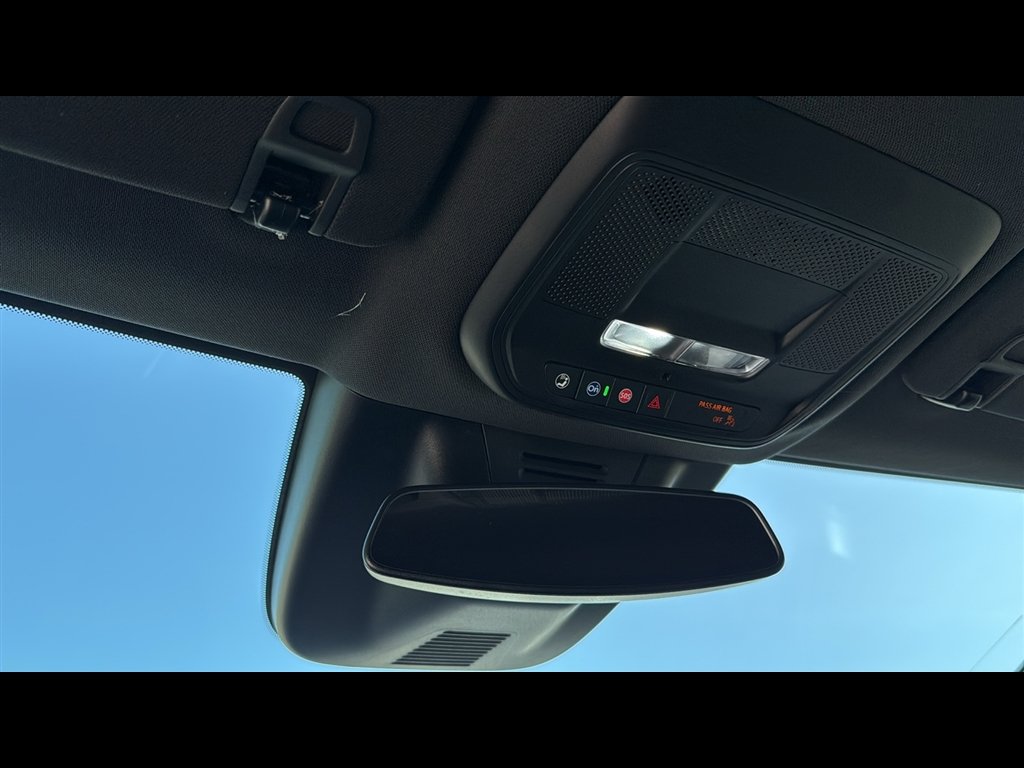 2025 Chevrolet Equinox EV RS - Photo 17