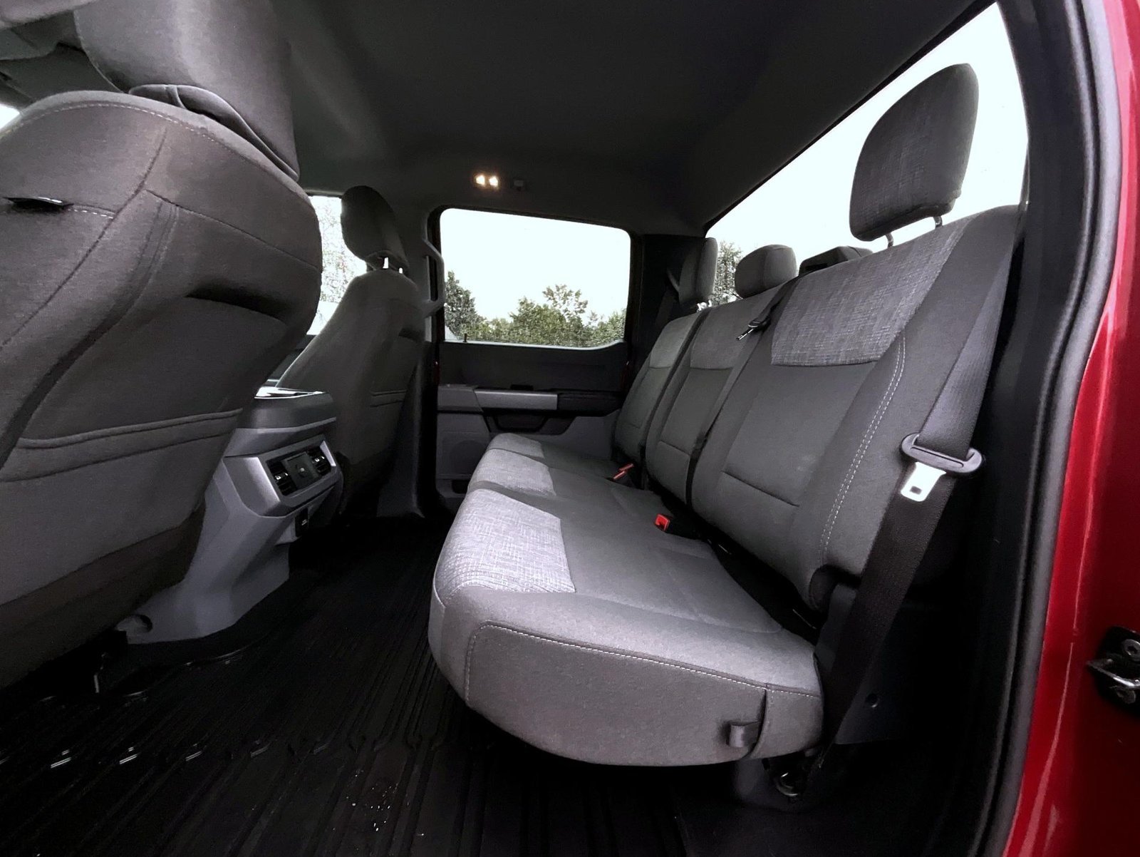 Used 2025 Red Ford XLT image 23
