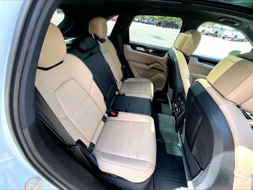 Used 2024 White Porsche Base image 16