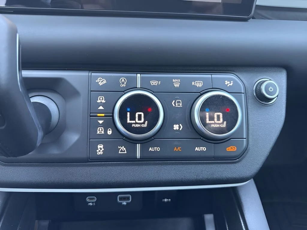 Used 2024 Silver Land Rover S image 21