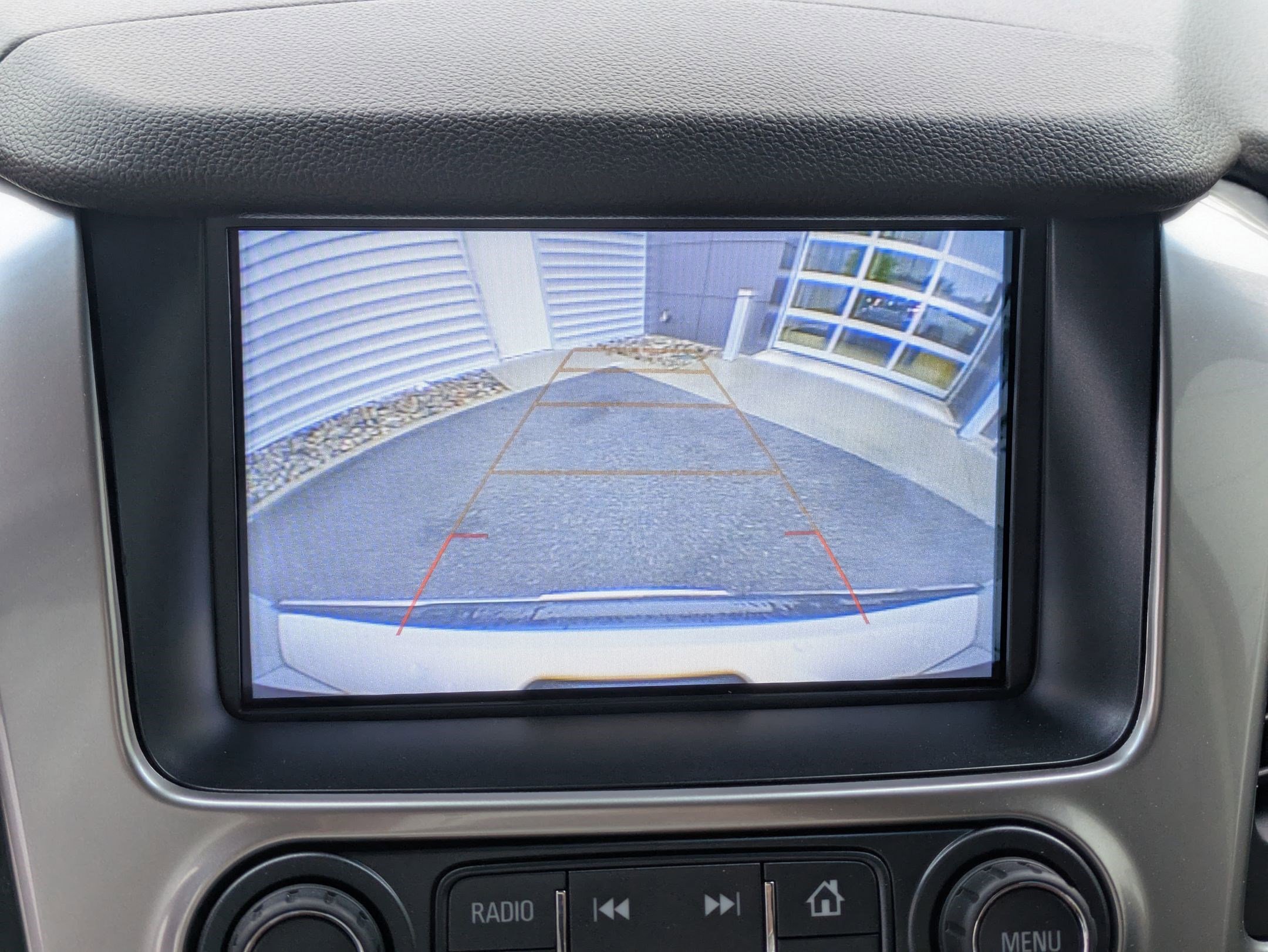 Used 2018 Iridescent Pearl Tricoat Chevrolet Premier image 22