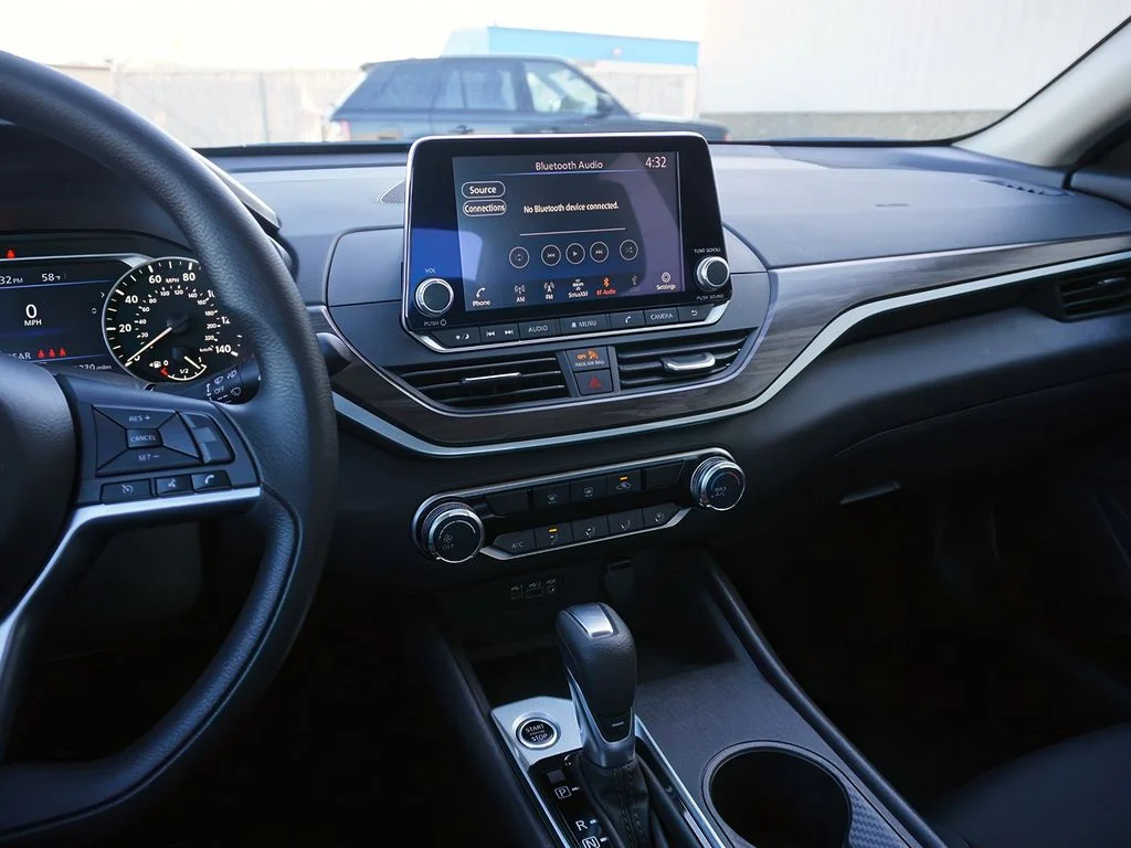 2025 Nissan Altima SV - Photo 26