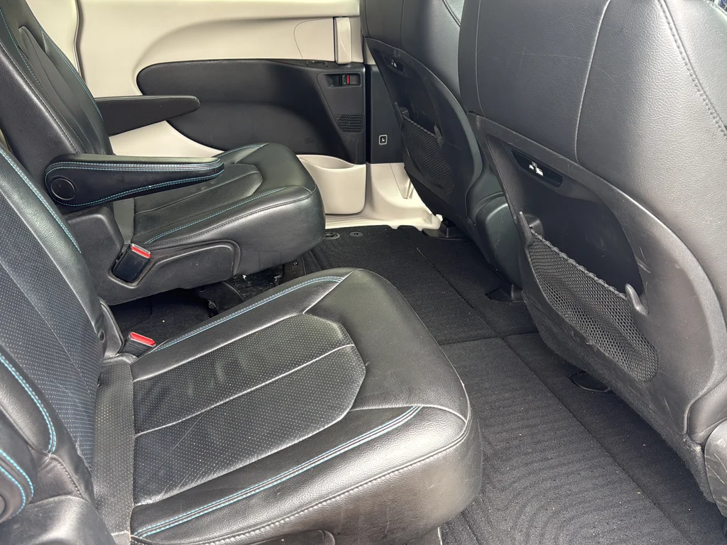 Used 2021 White Chrysler Touring L image 11
