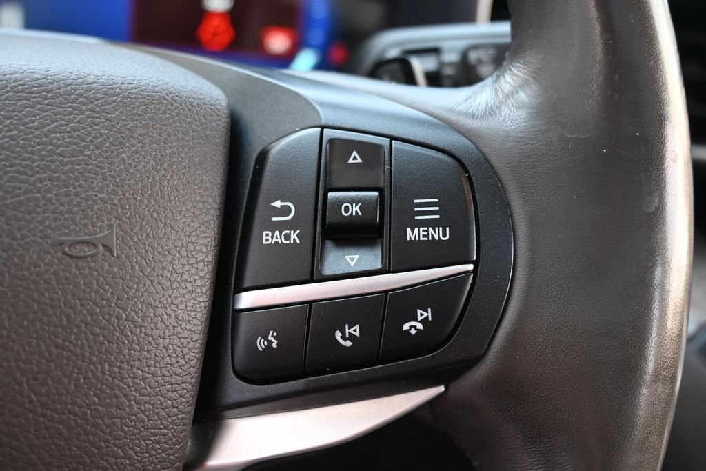 Used 2020 White Metallic Ford Platinum image 38