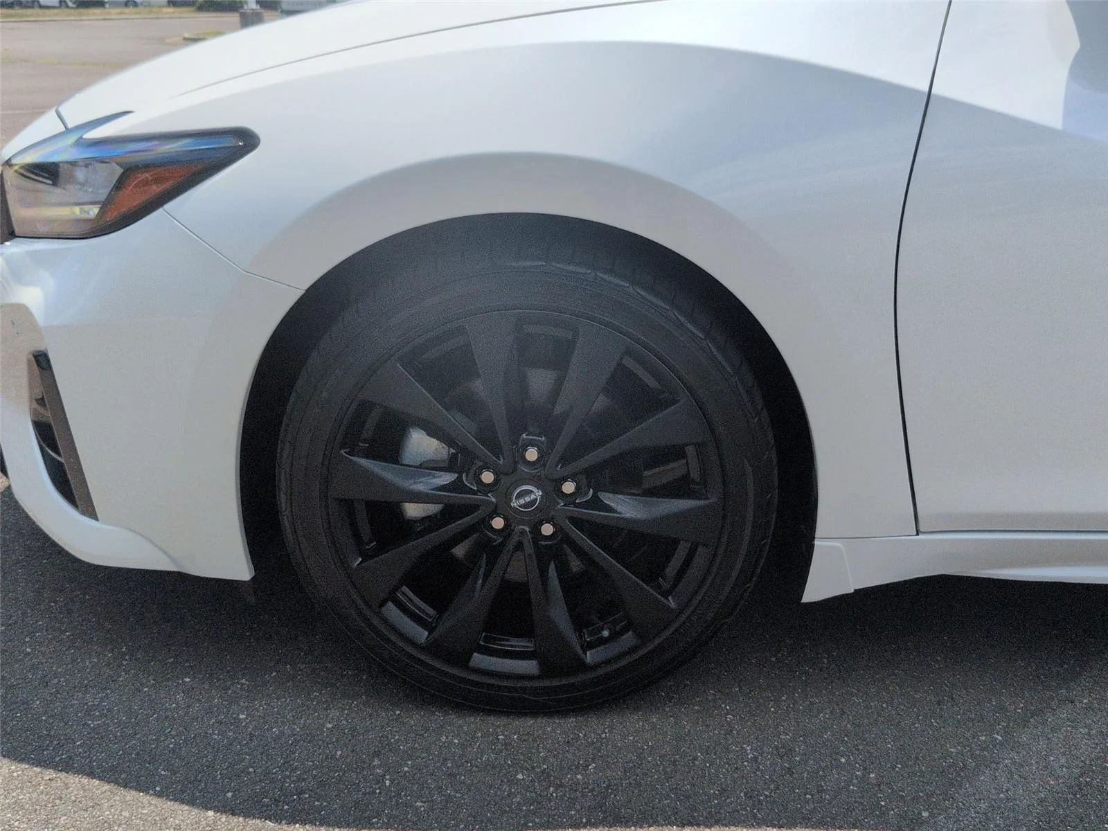 Used 2023  NISSAN SR image 10